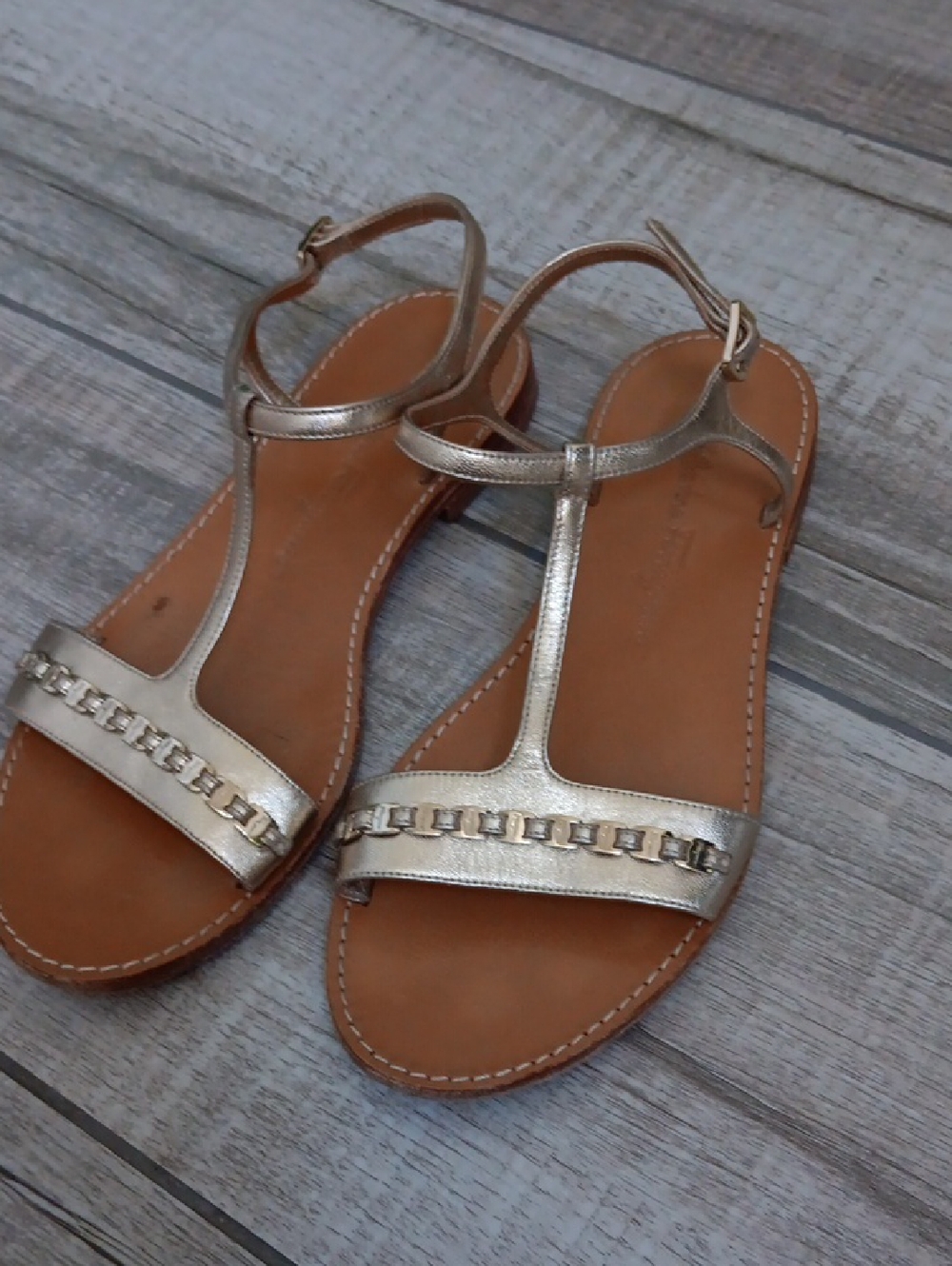 Ferragamo TREMITI GOLD SANDALS..SIZE 7C